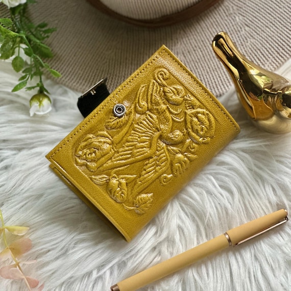 Floral Embossed Leather Wallet: Handmade Pocket Wallet for Women