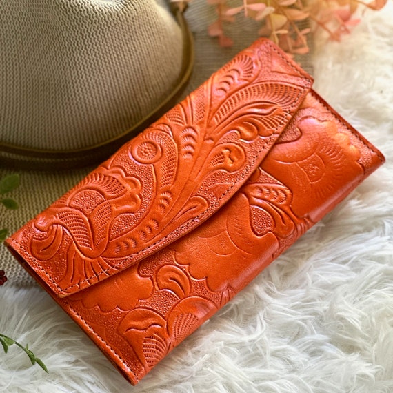 Handmade Leather Wallet for Women: Personalized Engraved Floral Wallet