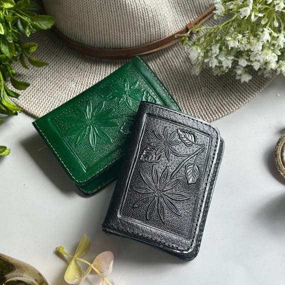 Small Leather Wallet for Women, Green Embossed Floral Wallet, Personalized Minimalist Card Holder, Snap Coin Purse Gift