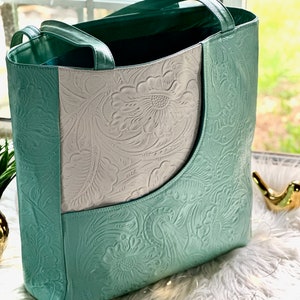 Tote bags for women	leather tote bag	large tote bag	leather shoulder bag	womens leather bags	leather bag handmade	Pickleball Bag	Bag for women	Pickleball gifts	gifts for her	leather tote	pickleball	leather accessories
