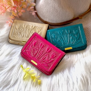 woman wallets	small wallet	small leather wallet	leather wallet small	woman small wallet	wallets for woman	minimalist wallet	leather wallet	womens wallet	wallet leather small	wallet women	gifts for her	small womens wallet