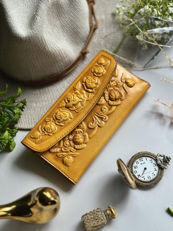 Handmade Floral Leather Wallet for Women - Vintage Style Carved Bifold Wallet