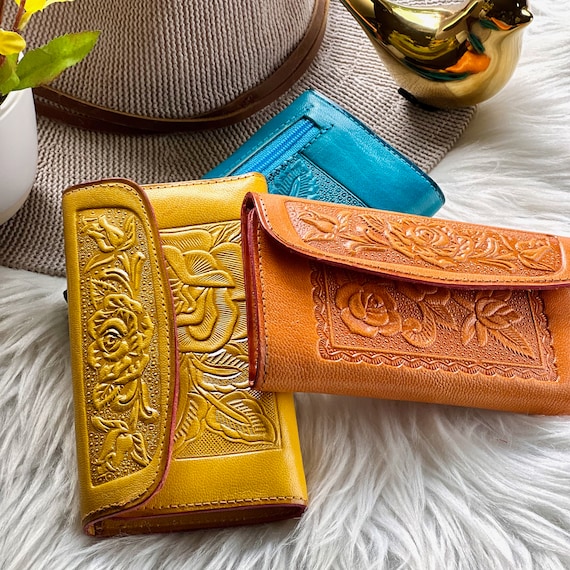 Handmade Floral Embossed Leather Wallet for Women: Vintage Style Small Wallet