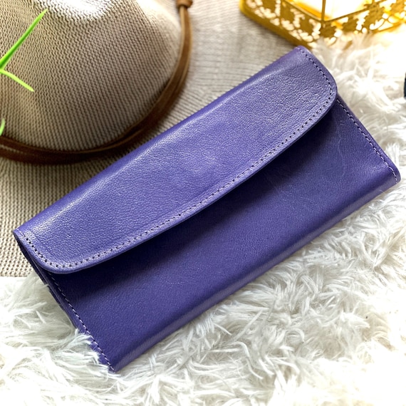 Engraved Leather Wallet for Women: Sustainable Leather, Handmade