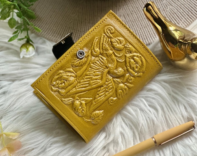 Personalized Small Wallet • 1st Anniversary & Mother's Day Gift • Floral Embossed Vintage Style