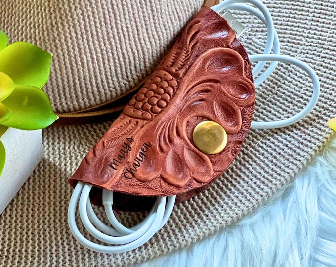 Handmade Leather Cord Organizer • Personalized Cable Keeper • Sustainable Travel Gift for Her • Minimalist Wire Wrap