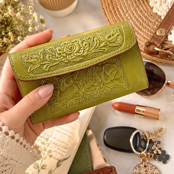 Small Leather Wallet for Women, Handmade Floral Leather Wallet, Personalized Women's Wallet, Slim Card Holder, Embossed Leather Gift