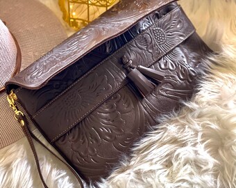 Eco-friendly Elegance: Discover Our Sustainable Leather Envelope Clutch Bag and Stylish Purses