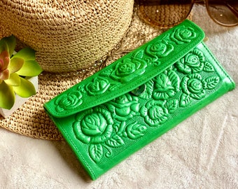 Leather handmade wallets for woman - Embossed Leather - Women Wallet - gifts for her - Snap wallet -wallet woman - gifts for mom