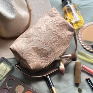 Handmade Leather Makeup Bag • Personalized Cosmetic Bag for Women • Small Travel Toiletry Bag • Engraved Leather Pouch •  Leather Gift
