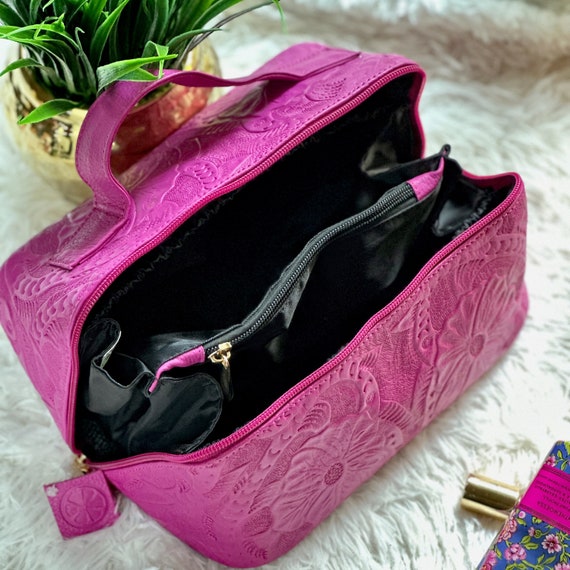 Handcrafted Leather Makeup Bag Organizer: Personalized Cosmetic Bag