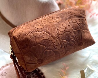 Handmade sustainable tooled leather makeup bag • cosmetic bag • Travel bag • gifts for her