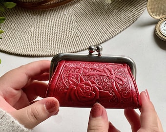 Embossed Leather Coin Purse • Vintage Style Change Purse