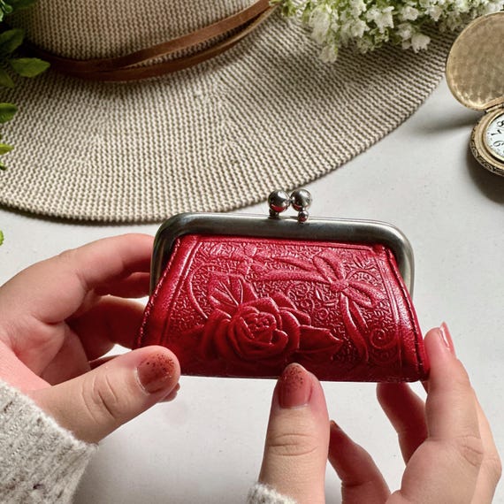 Embossed Leather Coin Purse • Vintage Style Change Purse
