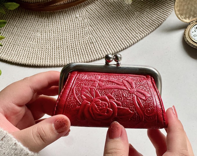 Embossed Leather Coin Purse • Vintage Style Change Purse