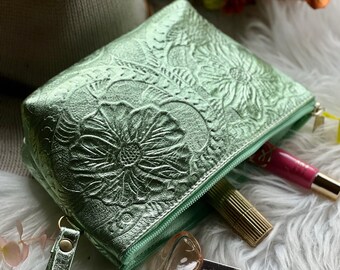 Leather Makeup Bag – Perfect for Bridesmaid, Best Friend, and Anniversary Gifts – Ideal Travel and Honeymoon Accessory