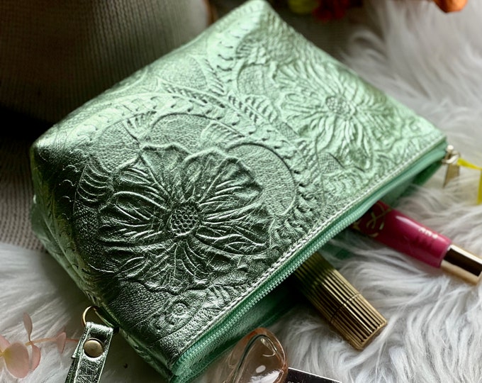 Leather Makeup Bag – Perfect for Bridesmaid, Best Friend, and Anniversary Gifts – Ideal Travel and Honeymoon Accessory