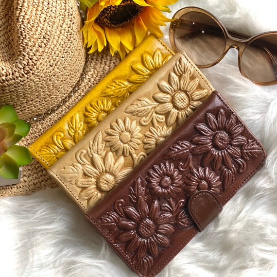 Handmade Sunflower Leather Wallet for Women • Credit Card Holder • Personalized Gifts for Her