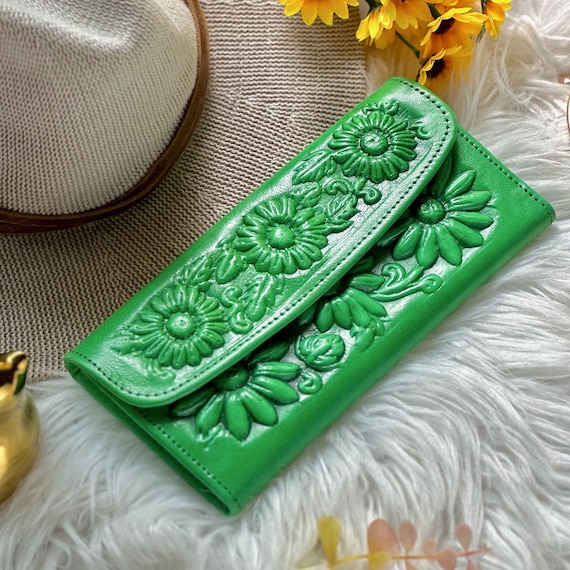 Handmade Leather Credit Card Wallet: Personalized Floral Engraved Wallet