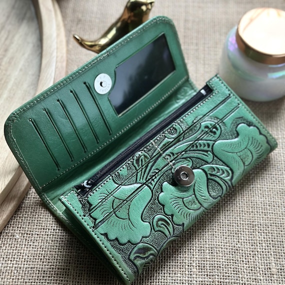 Tooled leather woman wallet • wallets for women • credit cards purse • personalized gifts