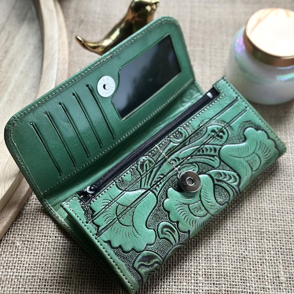 Tooled leather woman wallet • wallets for women • credit cards purse • personalized gifts
