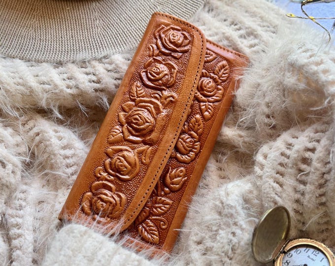 Embossed Roses Leather Wallet: Handmade Women's Credit Card Holder