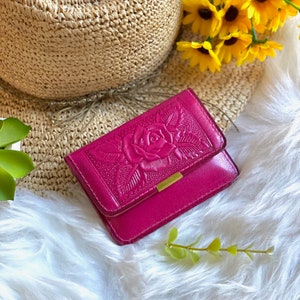 woman wallets	small wallet	small leather wallet	wallets for woman	minimalist wallet	leather wallet	womens wallet	wallet leather small	wallet women	gifts for her	small womens wallet	engraved gifts	gifts for mom