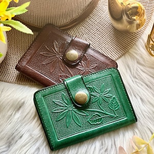 Sustainable leather small wallet • minimalist wallet • back pocket wallets for women • cute leather wallets • gifts for her