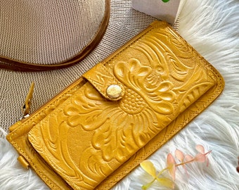 Handcrafted Leather Wristlet Wallet • Floral Tooled Design