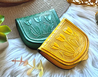 Handmade Leather Coin Purse: Vintage Style with Embossed Tulips