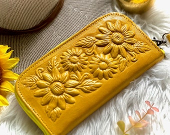 Sunflowers wristlet wallet •  Wallet for women  • sunflower gifts • Engraved wallet