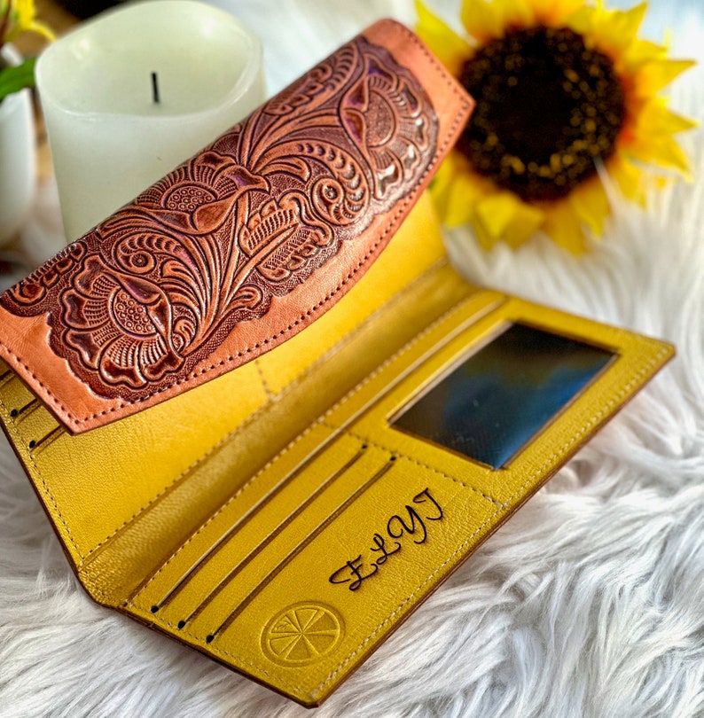 handcrafted wallet	leather woman wallet	wallets for women	roses leather wallet	wallet for her	long wallet	leather purse	wallet purse woman	bohemian wallet	woman purse	credit card wallet	brown wallet leather	personalized gifts