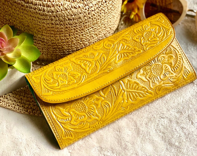 Lotus flowers carved leather wallets for women - credit cards wallet - leather wallet - gifts for her - wallet women - leather wallet women