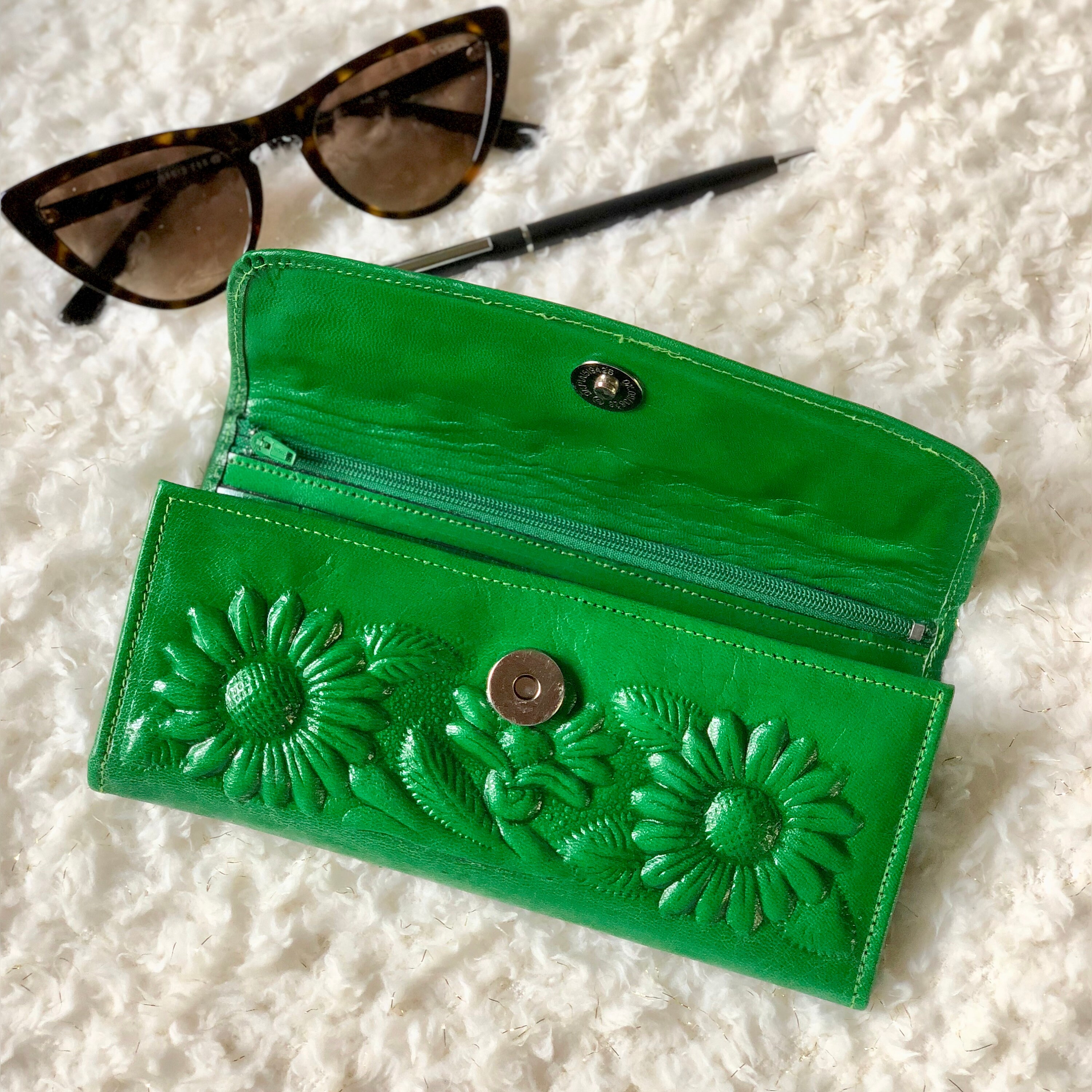 Green Leather Wallet*Wallets for Women*Travel Wallet* Trifold Wallet