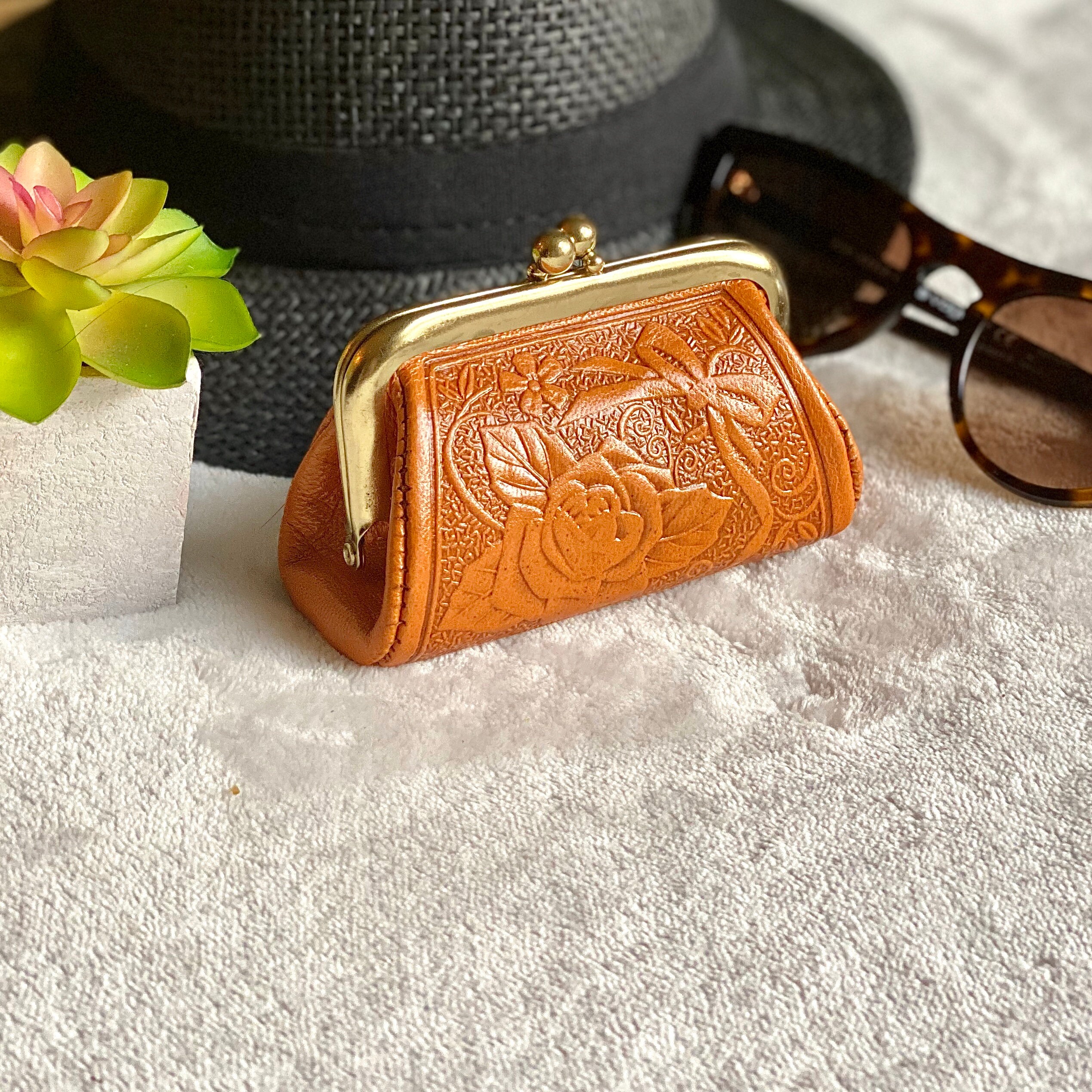 Woman coin purse • Leather change purse • vintage style coin purse
