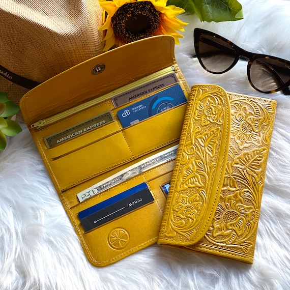 Handcrafted Leather Wallet: Floral Tooled Clutch with Magnetic Clasp