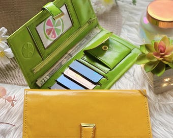 Handmade Leather Wallet for Women • Personalized Mother’s Day Gift • Slim Bifold Leather Wallet • Spring Minimalist Style
