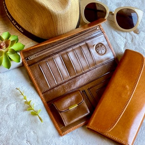 Soft leather wallets for women • slim leather wallets • card wallets women • gifts for mom