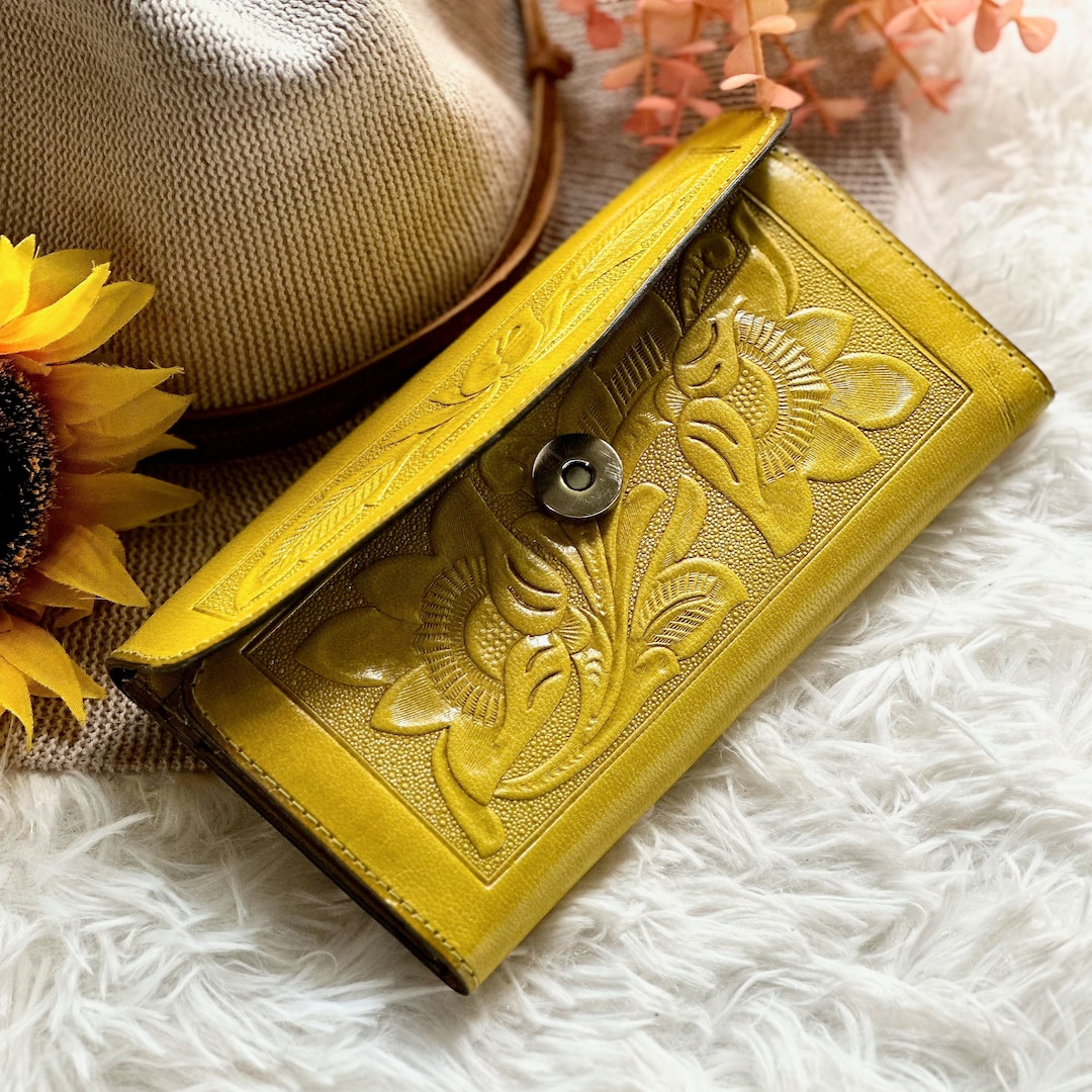 Embossed Leather Cute Wallets for Women Personalized Wallets Vintages