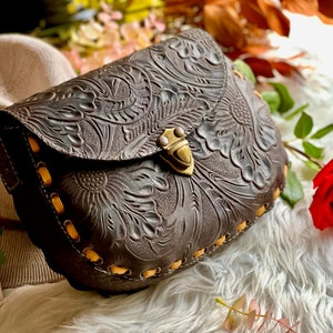 Handmade Leather Cowgirl Accessories: Saddle Bag, Boho Crossbody, Western Gifts for Her