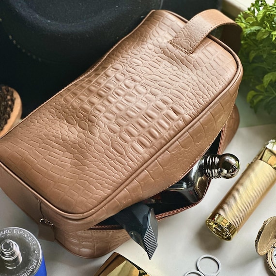 Personalized Leather Dopp Kit: Handmade Toiletry Bag, Custom Travel Case
