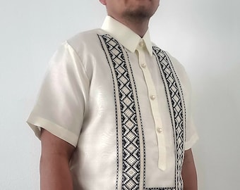 BARONG TAGALOG Short Sleeves Filipino National Costume Filipiniana Formal Dress for Men - Black on beige NCSSB2