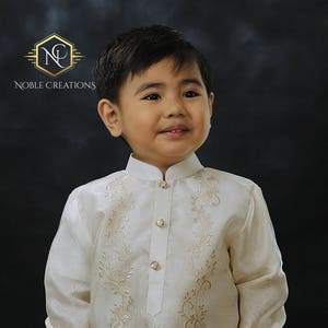 filipiniana attire for men