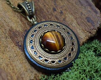 Collier Protection Pendentif 'Amddiffyn' en Bois et Oeil de Tigre, Talisman Amulette