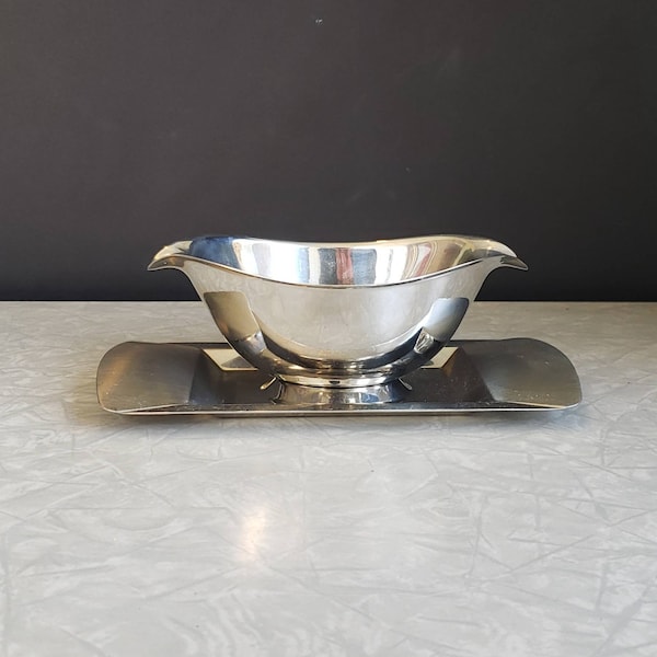 Tramontina Inox 18/10 Gravy Boat Double Spout w/ Underplate