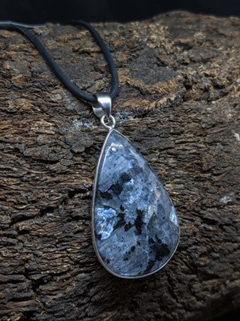 High Vibrational Larvikite Black Moonstone 925 Silver Pendant Bild 1