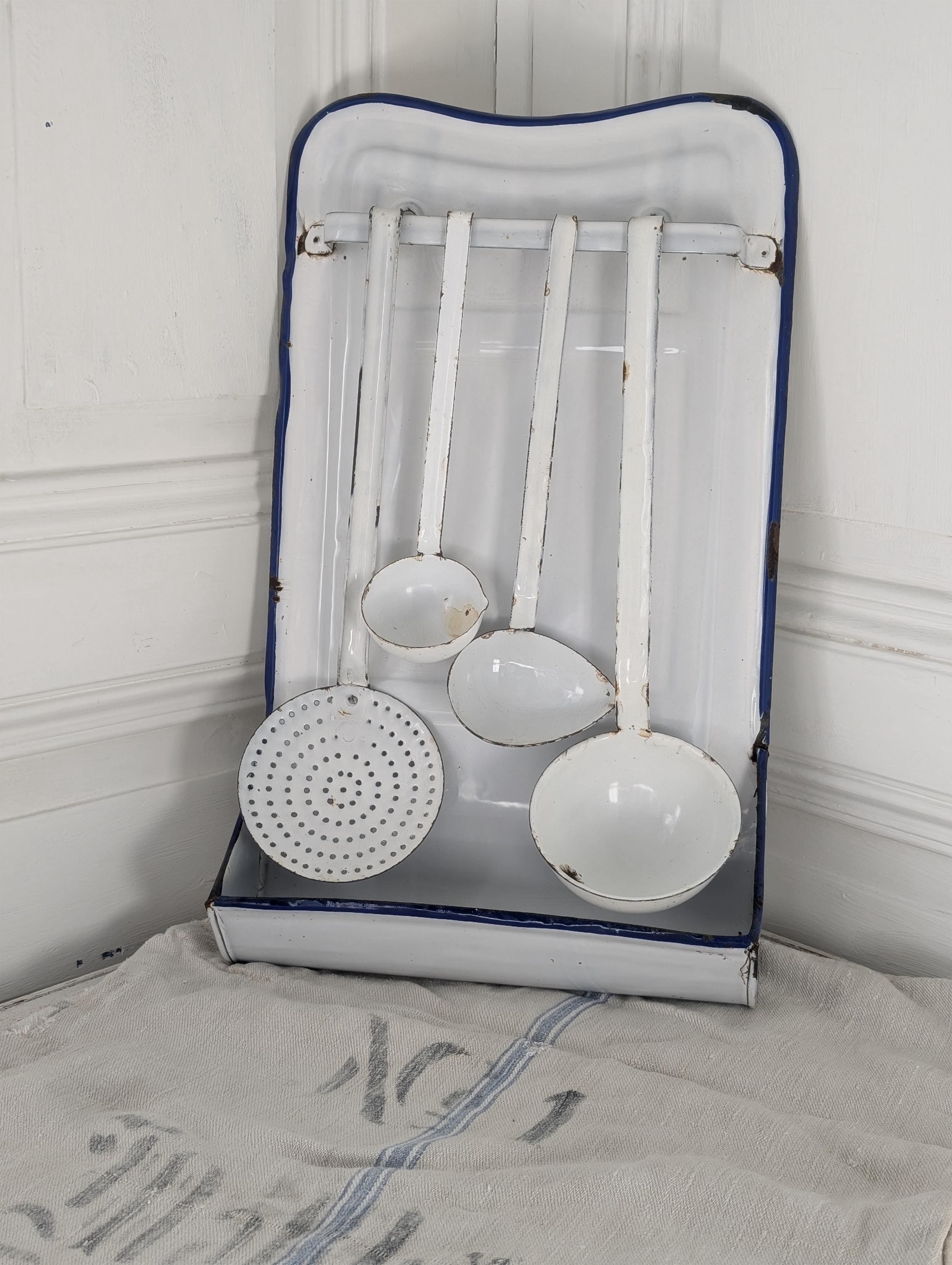 Porte-ustensile De Cuisine Ancien – Tôle émaillée Blanche à Motif Floral, Vintage