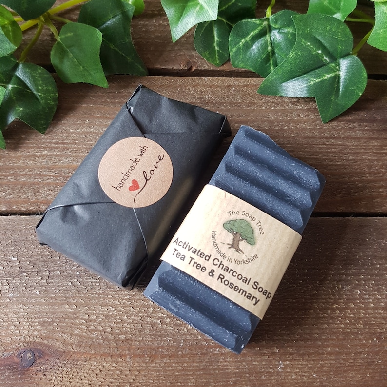 Activated Charcoal Soap: Tea Tree & Rosemary, Vegan, Palm Oil Free imagen 3