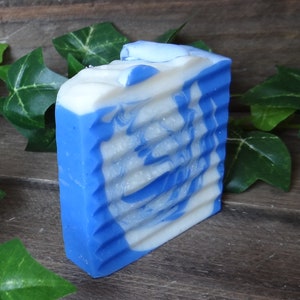 Handmade Vegan Natural Soap with Seaspray Fragrance and Shea Butter - UK