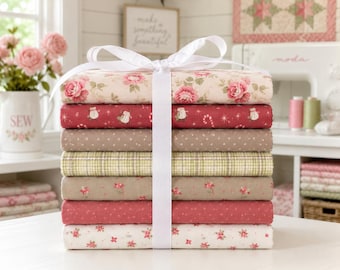 Very Sweet Christmas Fat Quarter Bundle | 7 FQs | Bunny Hill Designs Moda